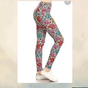 yoga style banded lined damask pattern leggings